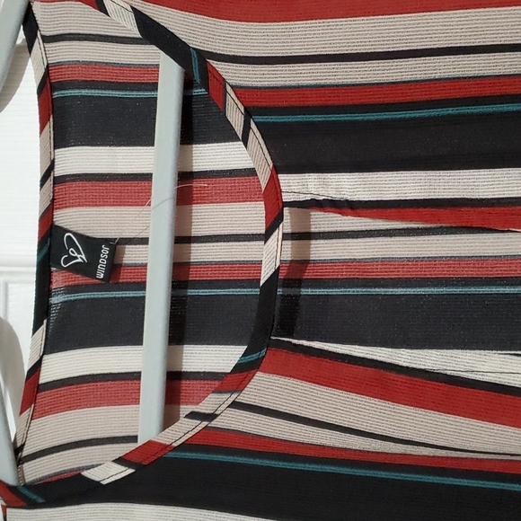 Womens Top - Picture 2 of 4